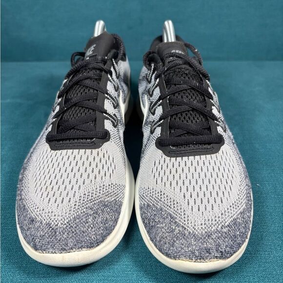 Size 9.5 - Women’s Nike Free Rn Flyknit shoes - Picture 4 of 8